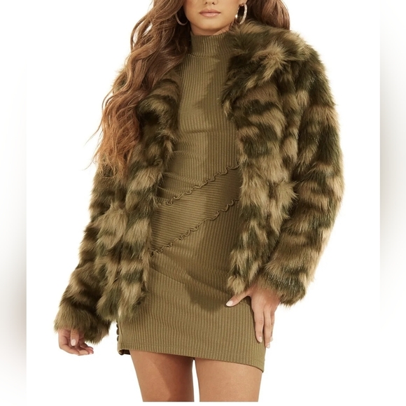 GUESS Tamie Camo Print Faux Fur Jacket, Army Olive, Sz Medium - Picture 1 of 5